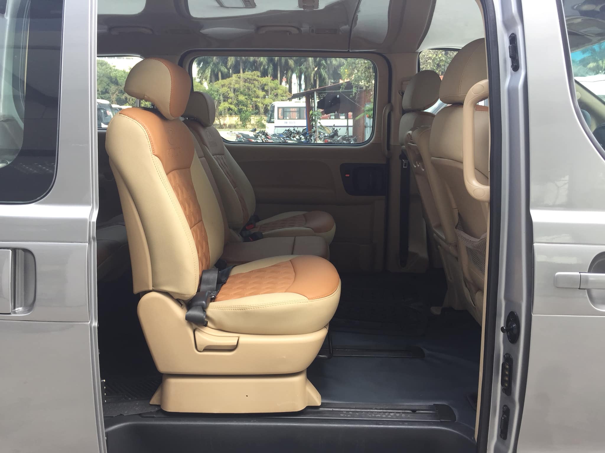 Hyundai Starex xe 9 chỗ hiếm hoi tại Việt Nam #6 Hyundai Starex xe 9 chỗ hiếm hoi tại Việt Nam